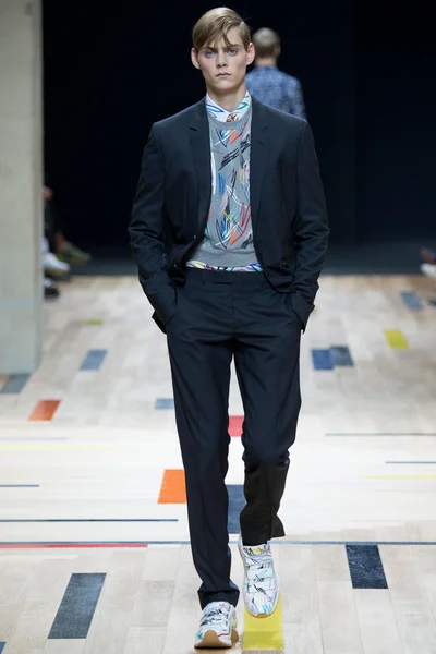 Look 40